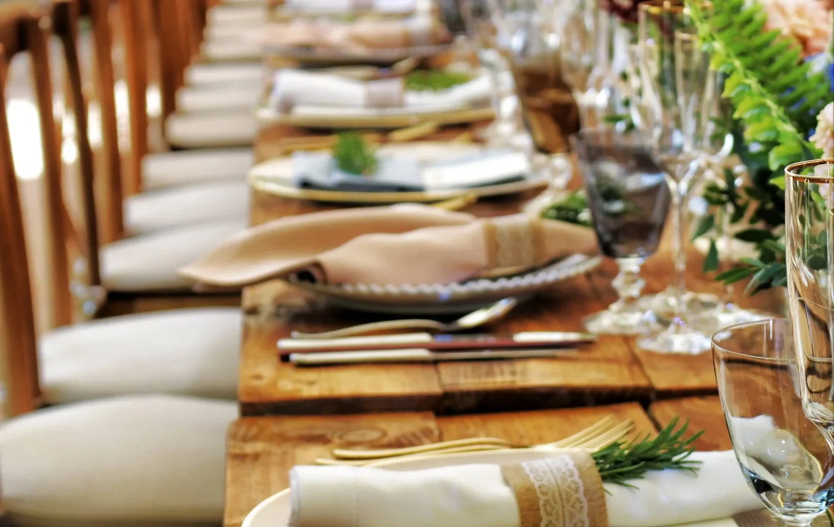 Elegant table setting for villa dining by chef in Côte d’Azur, France